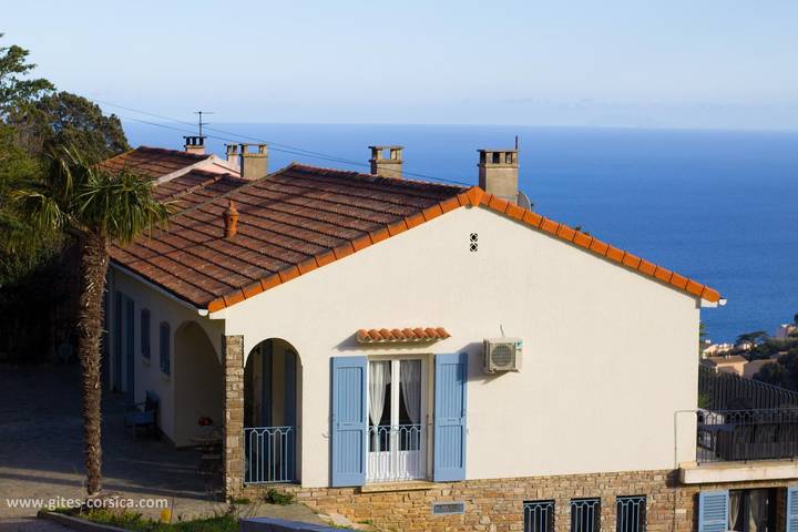 Gîte pour 5 personnes, avec Jacuzzi et Terrasse ainsi que Jardin et Vue à Bastia - 4