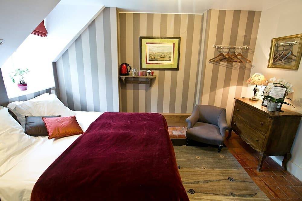 Chambre Hôte 2nd étage - La Cimentelle in Étaule, Arrondissement d'Avallon