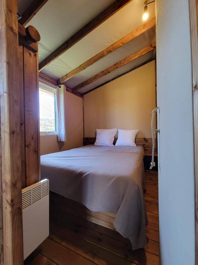 Location de vacances pour 6 personnes, avec Terrasse et Jardin ainsi que Bassin pour enfant et Piscine à Le Bez - 4