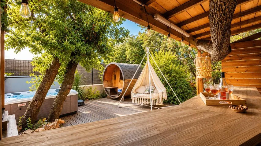 Villa für 8 Personen, mit Garten und Pool sowie Sauna und Whirlpool - 1