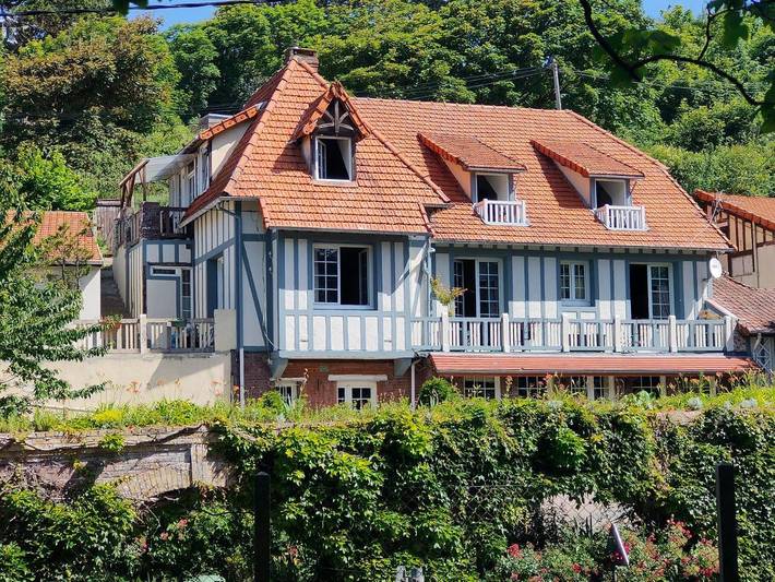 Ferienwohnung für 4 Personen, mit Balkon und Terrasse sowie Garten und Ausblick in Dieppe