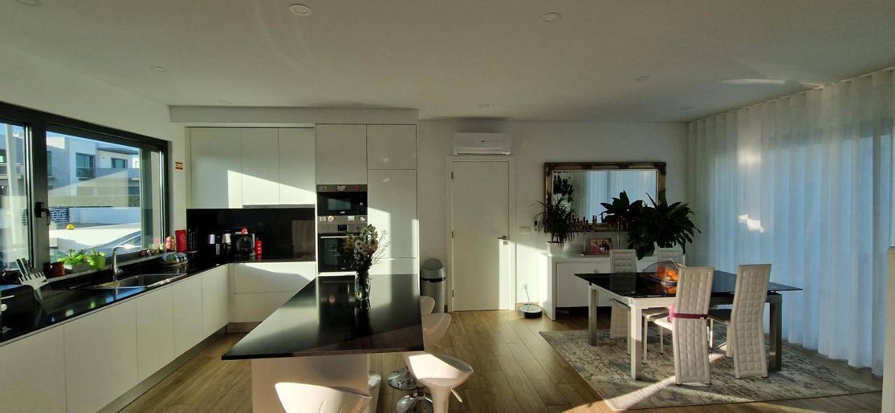 Apartamento de férias inteiro, Double Room with Private Bathroom in Bombarral, Leiria distrito