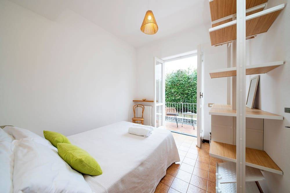 The Lauro Luxury Villa, garden, parking, in private area, close to the center in Ischia Cuidad, Ischia