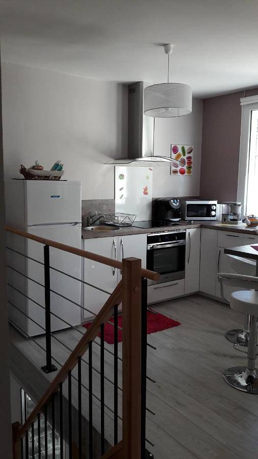 Gîte pour 4 personnes, avec vue ainsi que vue sur le lac et jardin, adapté aux familles à Aurec-sur-Loire - 4