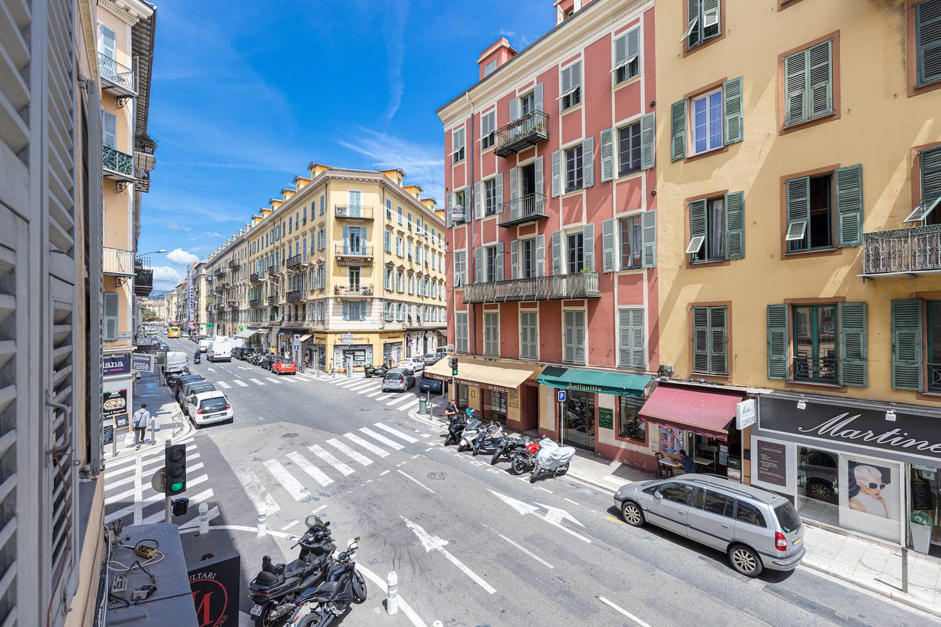 Appartement entier, 24 Cassini in Nice, Côte méditerranéenne (France)