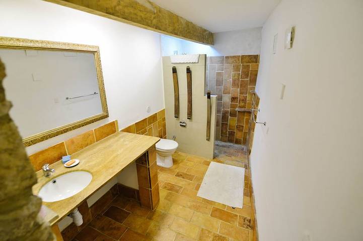 Location de vacances pour 3 personnes, avec Terrasse ainsi que Piscine et Sauna à Vacqueyras - 4