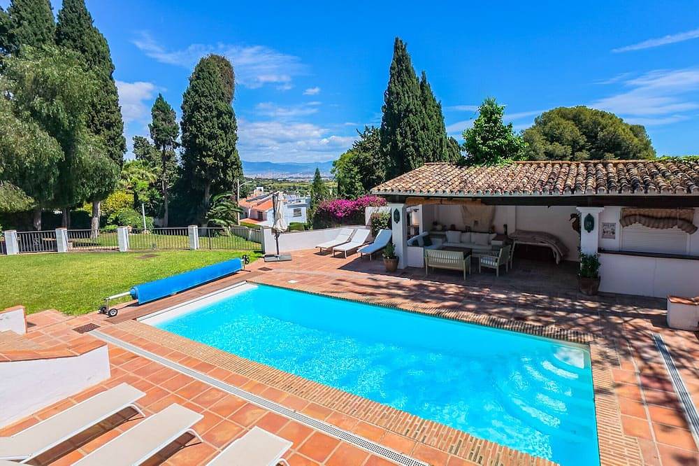 Cubo's Villa Las Capuchinas / piscine privée chauffée / climatisation / vue sur la mer / wifi gratuit in El Pinar Torremolinos, Torremolinos