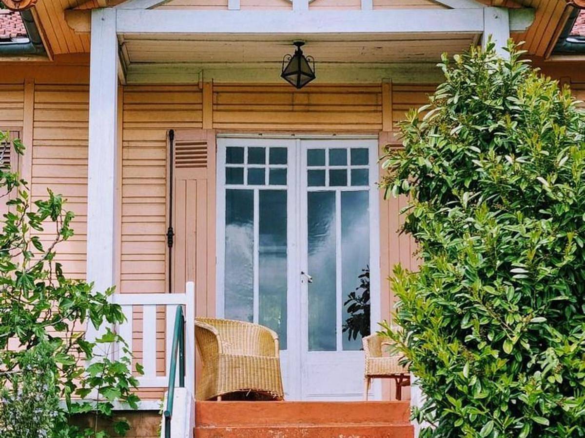 Chalet rustique en bois avec jardin clos près de Paris, animaux acceptés, tout inclus - Fr-1-649-65 in Montsoult, Val-d'Oise