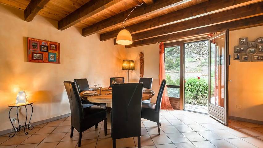 Location de vacances pour 7 personnes, avec piscine et jardin, animaux acceptés à Cébazan - 3