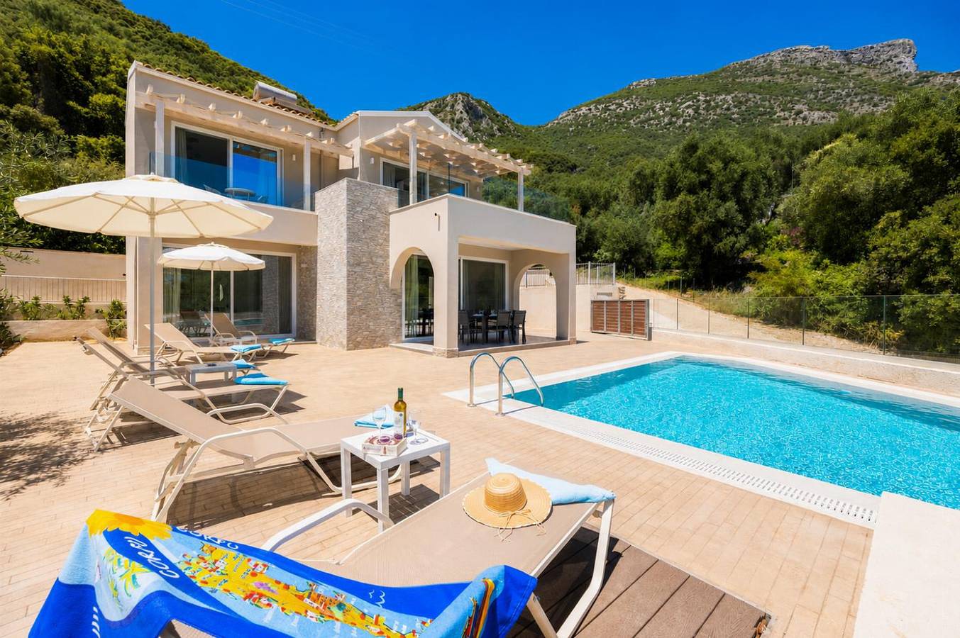 Villa pour 6 personnes avec vue sur l’océan in Mparmpati, Corfou