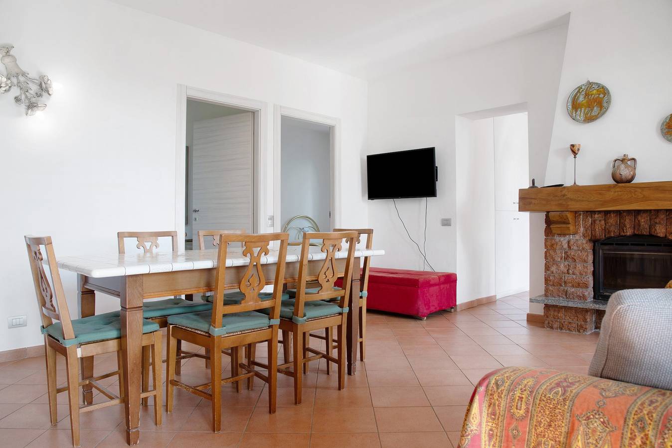 Ganze Wohnung, Apartment 'Mora' mit Bergblick, privater Terrasse und Wlan in Cantello, Varese Provinz