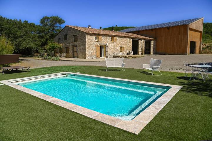 Maison de vacances pour 6 personnes, avec Jacuzzi et Terrasse ainsi que Jardin et Piscine
