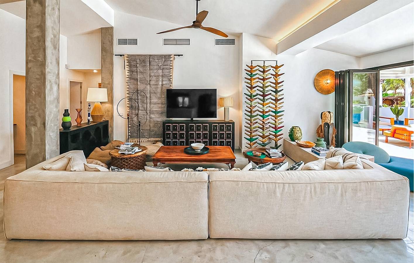 Appartement moderne au bord de la mer avec piscine et WiFi in Sitio de Calahonda, Mijas