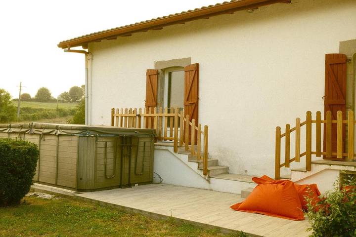 Location de vacances pour 12 personnes, avec Balcon et Jacuzzi ainsi que Terrasse et Jardin à Macaye - 4