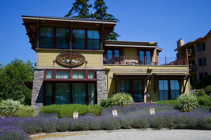 Vacation rental for 8 people, with yard in Orcas Island