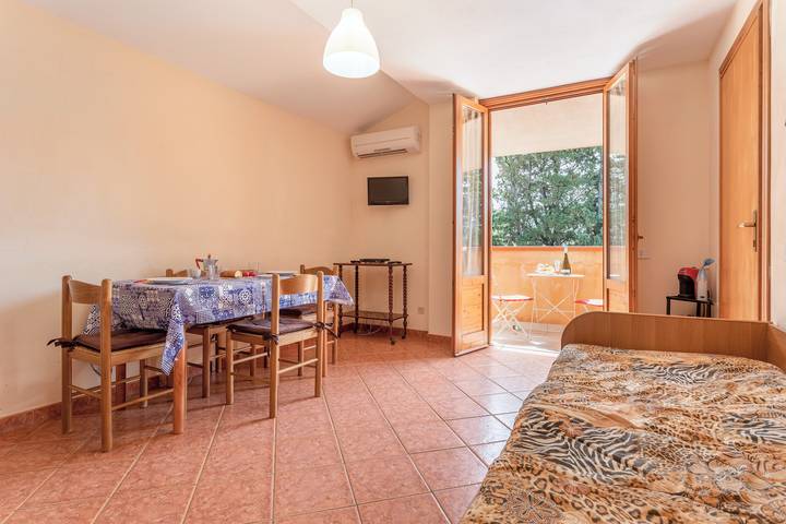 Gîte pour 4 personnes, avec balcon à Campofelice di Roccella - 3