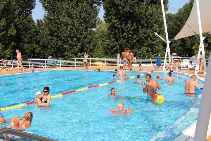 Bungalow für 5 Personen, mit Kinderpool und Pool sowie Terrasse und Sauna am Balaton - 2