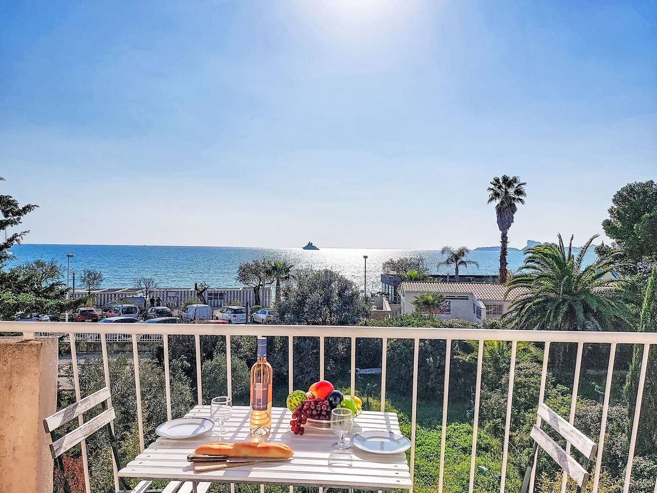 Entire apartment, Les Trois A in Les Lecques, Saint-Cyr-sur-Mer