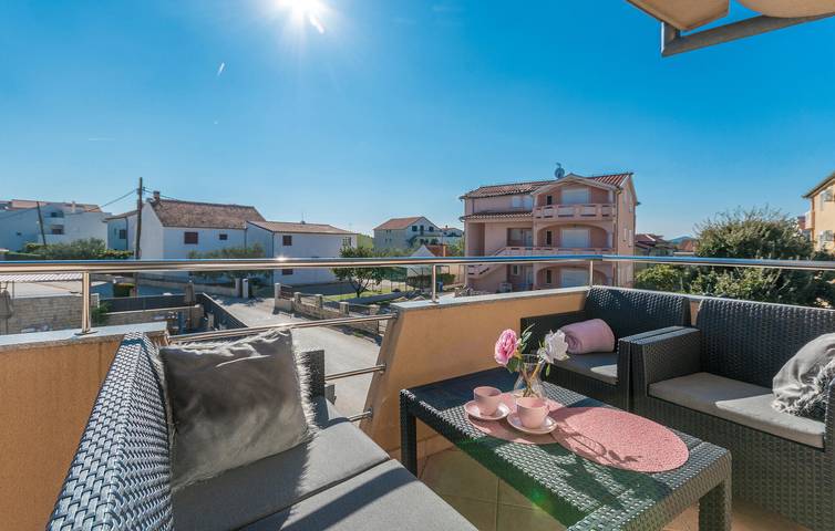 Ferienwohnung für 4 Personen, mit Terrasse in Biograd na Moru - 2