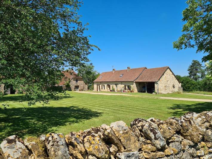 Location de vacances pour 6 personnes, avec Terrasse ainsi que Jardin et Piscine à Alvignac