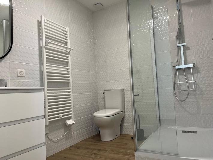 Gîte pour 2 personnes, avec terrasse et vue ainsi que piscine et jardin dans Le Palais-sur-Vienne - 4