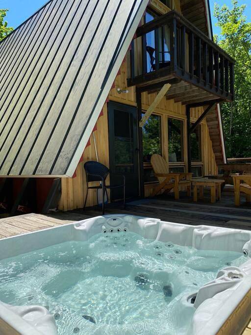 Chalet für 8 Personen, mit Whirlpool und Garten - 1