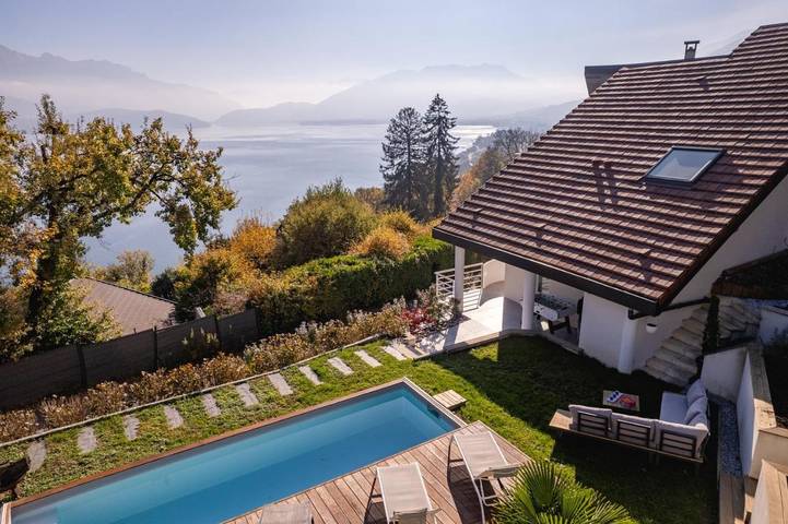 Villa per 10 persone, con Balcone e Terrazza nonché Giardino e Piscina a Annecy