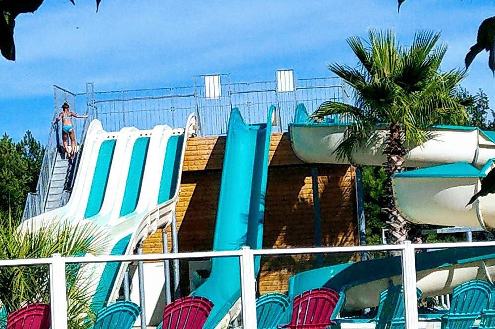 Camping pour 8 Personnes dans Saint-Julien-en-Born, Région de Dax