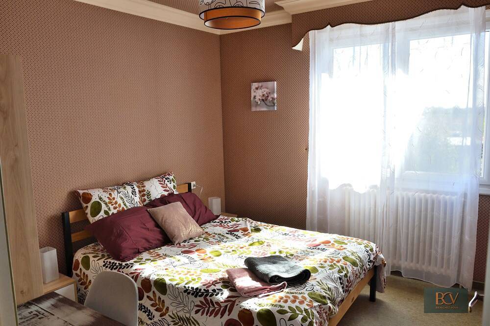 Maison au calme 14km du puy du fou - 6chambres - 3Sdb - extérieur - Linge inclus in Saint-Paul-en-Pareds, Loire Valley