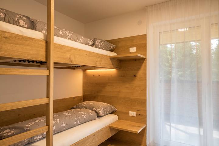 Ganze Wohnung, Ferienwohnung "Kronplatz Blick" mit Bergblick auf die Dolomiten, Wlan, Balkon und Terrasse; Parkplätze vorhanden in Percha, Kronplatz
