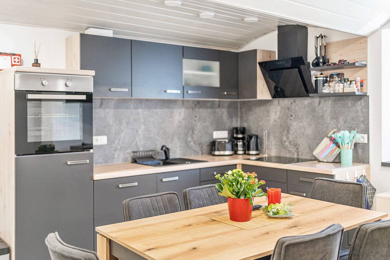 Ganze Wohnung, Ferienwohnung 'Monteurwohnung Kotte' mit gemeinsamer Terrasse, gemeinsamem Garten und Wi-Fi in Thiendorf, Oberlausitz