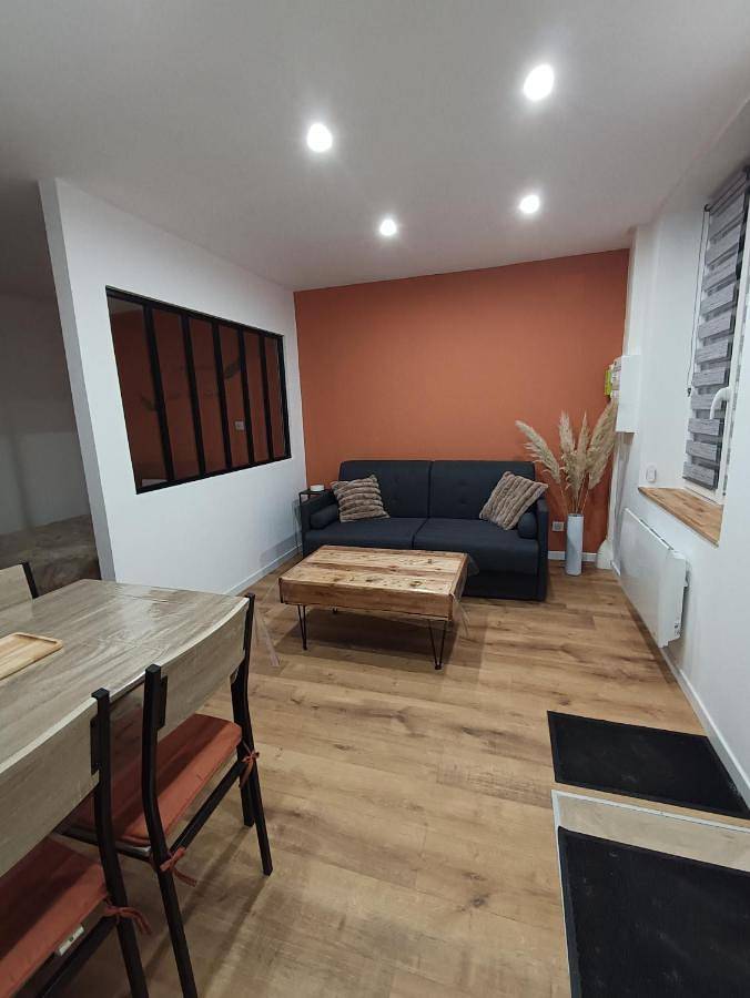 Gîte pour 4 personnes, avec terrasse, animaux acceptés dans Chamagne