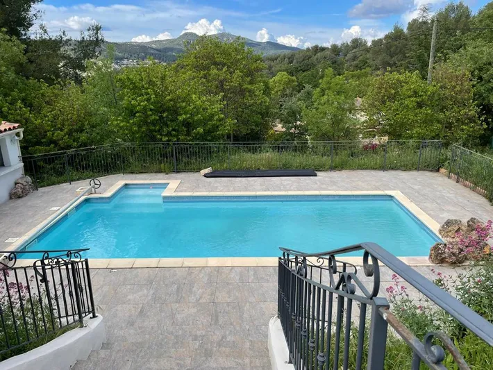 Alojamiento y desayuno para 2 personas, con piscina además de terraza y jardín - 1