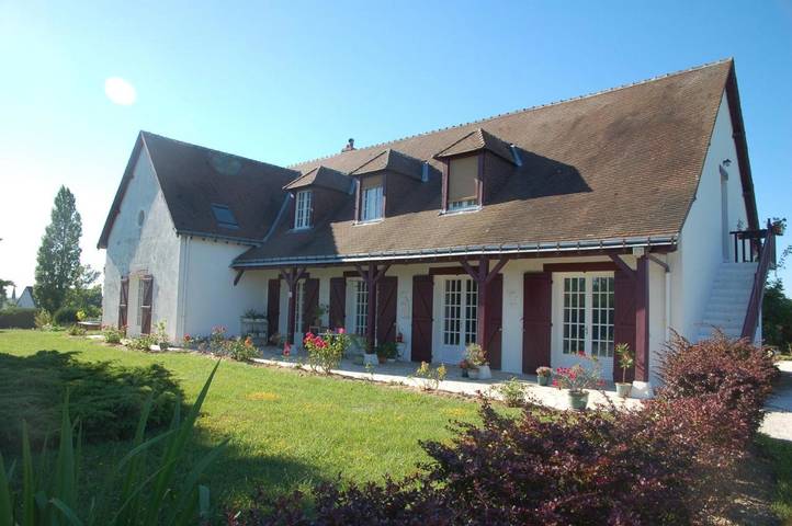 Location de vacances pour 4 personnes, avec vue ainsi que jardin et piscine à Francueil - 2