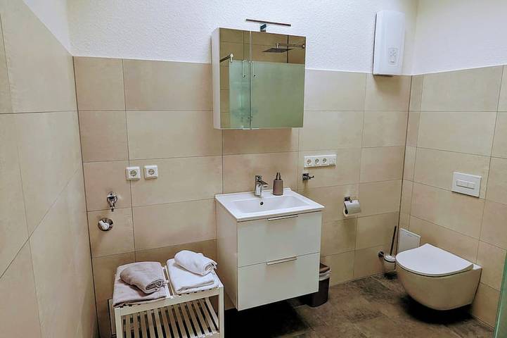 Ganze Wohnung, Fewo Urban Gotha - Ekhof - Parken an der Wohnungstür - 900 Meter zum Bahnhof in Gotha, Gotha und Umgebung