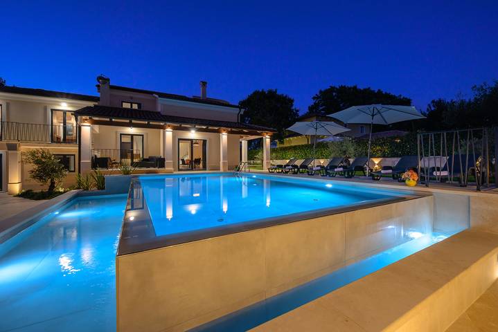 Villa für 14 Personen, mit Balkon und Kinderpool sowie Garten und Pool in Istrien - 3