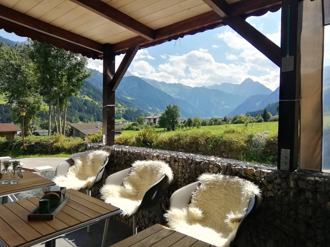 Ganze Wohnung, Apartment „Wald“ mit Balkon mit Bergblick in Tuxer Alpen, Zellberg