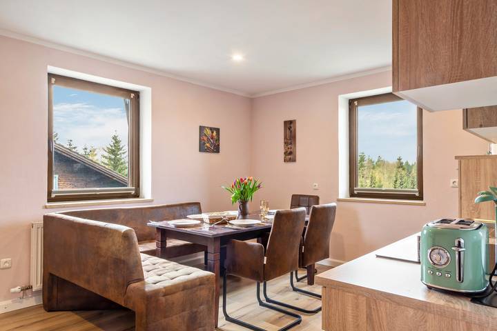 Ganze Wohnung, Ferienwohnung Heimelig im Bayerwald mit Bergblick, Gemeinschaftsterrasse und Wlan in Haidmühle, Šumava Mountains