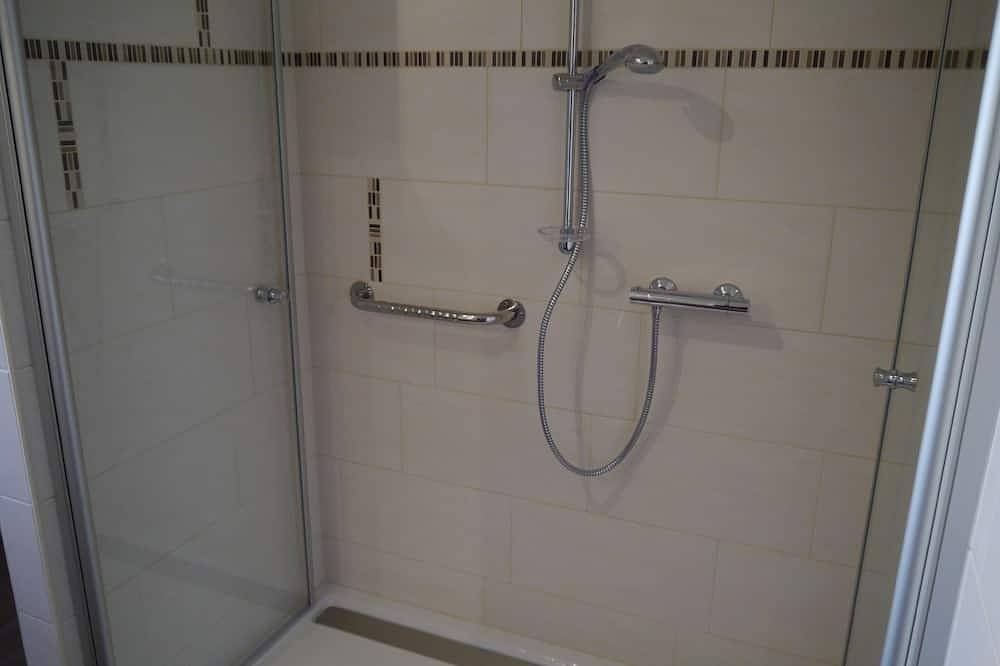 Ganze Wohnung, Barrierefrei, familienfreundlich, Spielplatz im Garten in Bad Brambach, Chemnitz und Umgebung