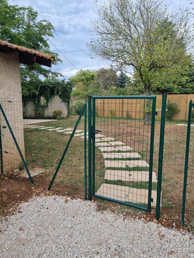 Location de vacances pour 6 personnes, avec jardin ainsi que terrasse et jacuzzi à Bourg-lès-Valence - 2