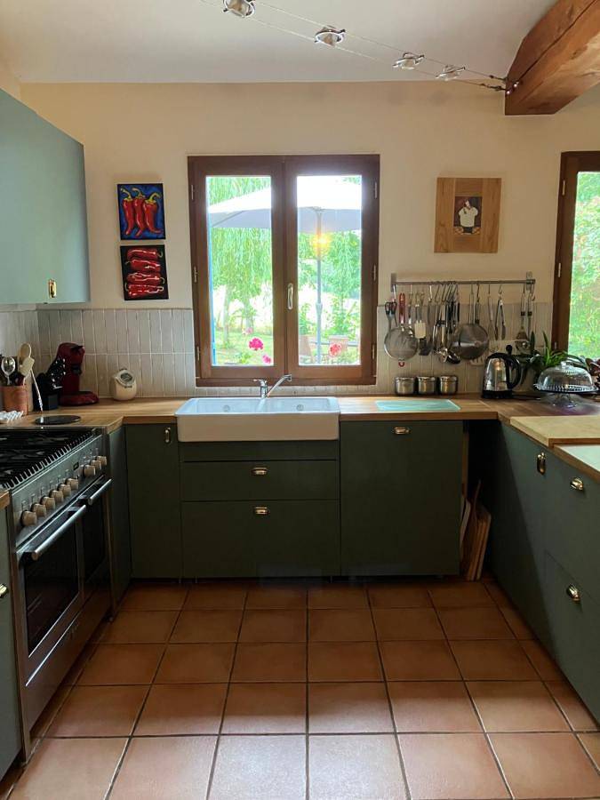 Location de vacances pour 9 personnes, avec vue ainsi que piscine et jardin à Saint-Privat-des-Prés - 3