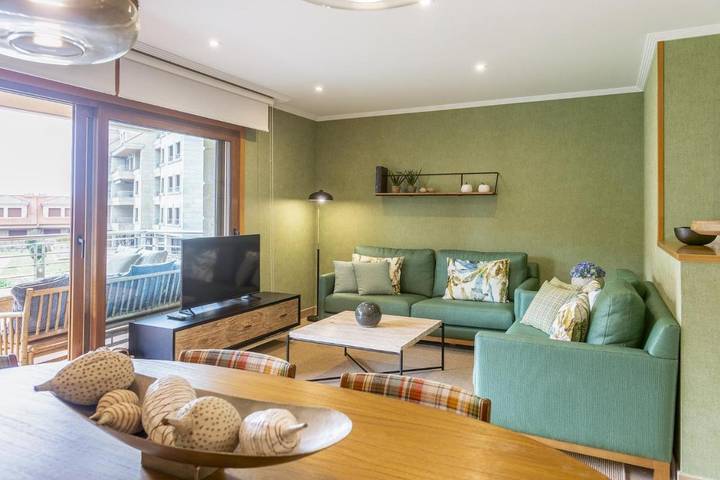 Apartamento de vacaciones para 6 personas, con vistas además de terraza y piscina - 1