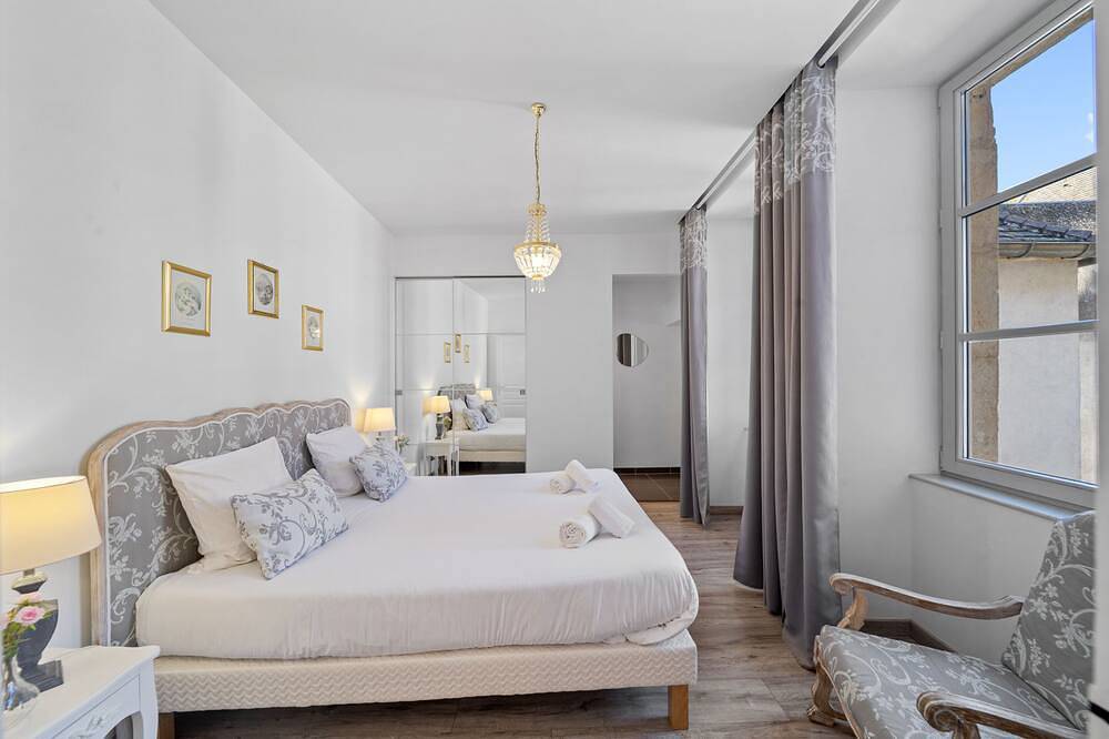 Appartement entier, Le beau carnot  appartement confort in Beaune, Région de Beaune