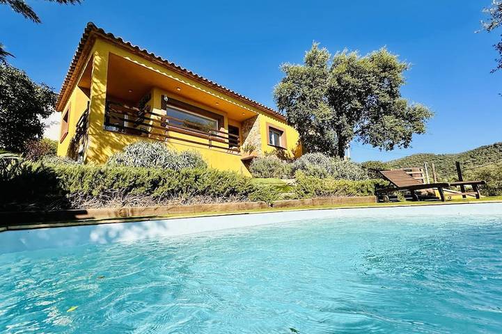 Villa für 6 Personen, mit Balkon und Pool sowie Garten - 1