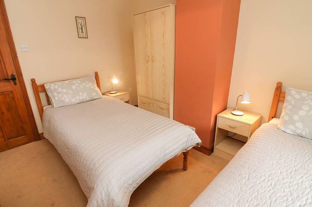 Poppy Cottage, family friendly in Horton-In-Ribblesdale in Horton in Ribblesdale, Yorkshire Dales National Park