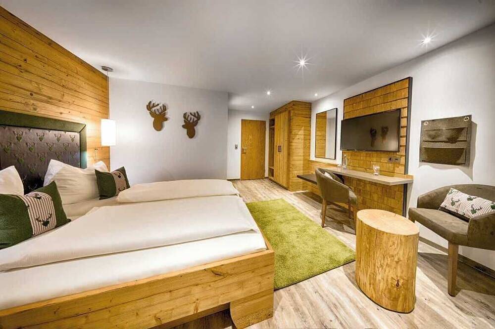 Ganze Wohnung, Komfort Doppelzimmer mit Balkon in Furtwangen, Südschwarzwald