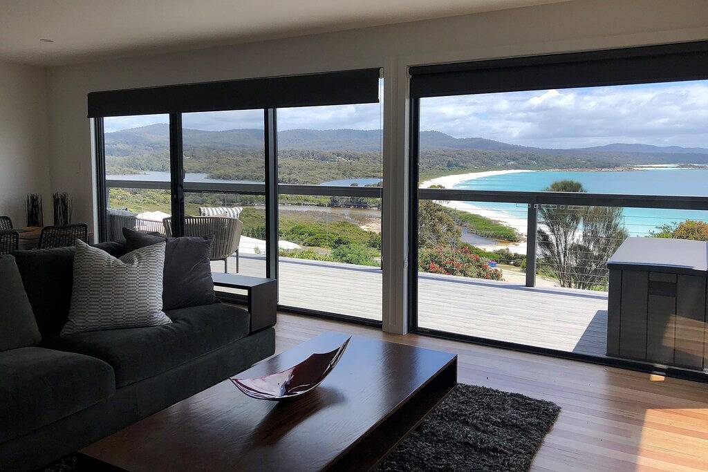 Moonrise Binalong Bay Stunning views in Tasmanien