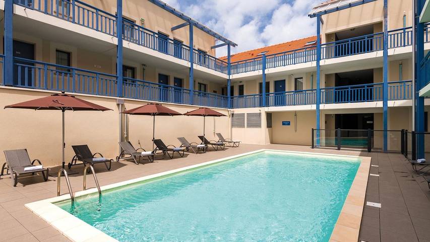 Location de vacances pour 8 personnes, avec balcon/terrasse et piscine, animaux acceptés dans Biscarrosse Plage