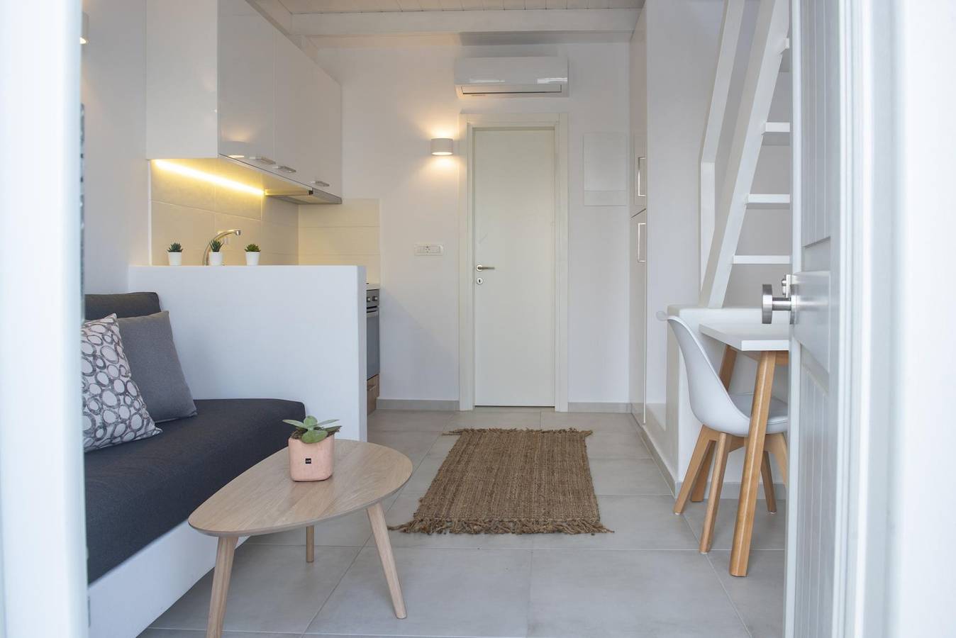 Entire apartment, White Orchid Suites | 4 | Suite | Private Hot Tub in Exo Gonia, Vothonas