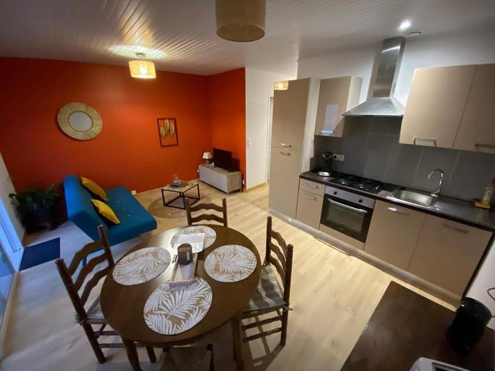 Gîte pour 4 personnes, avec Terrasse et Jardin à Labarde